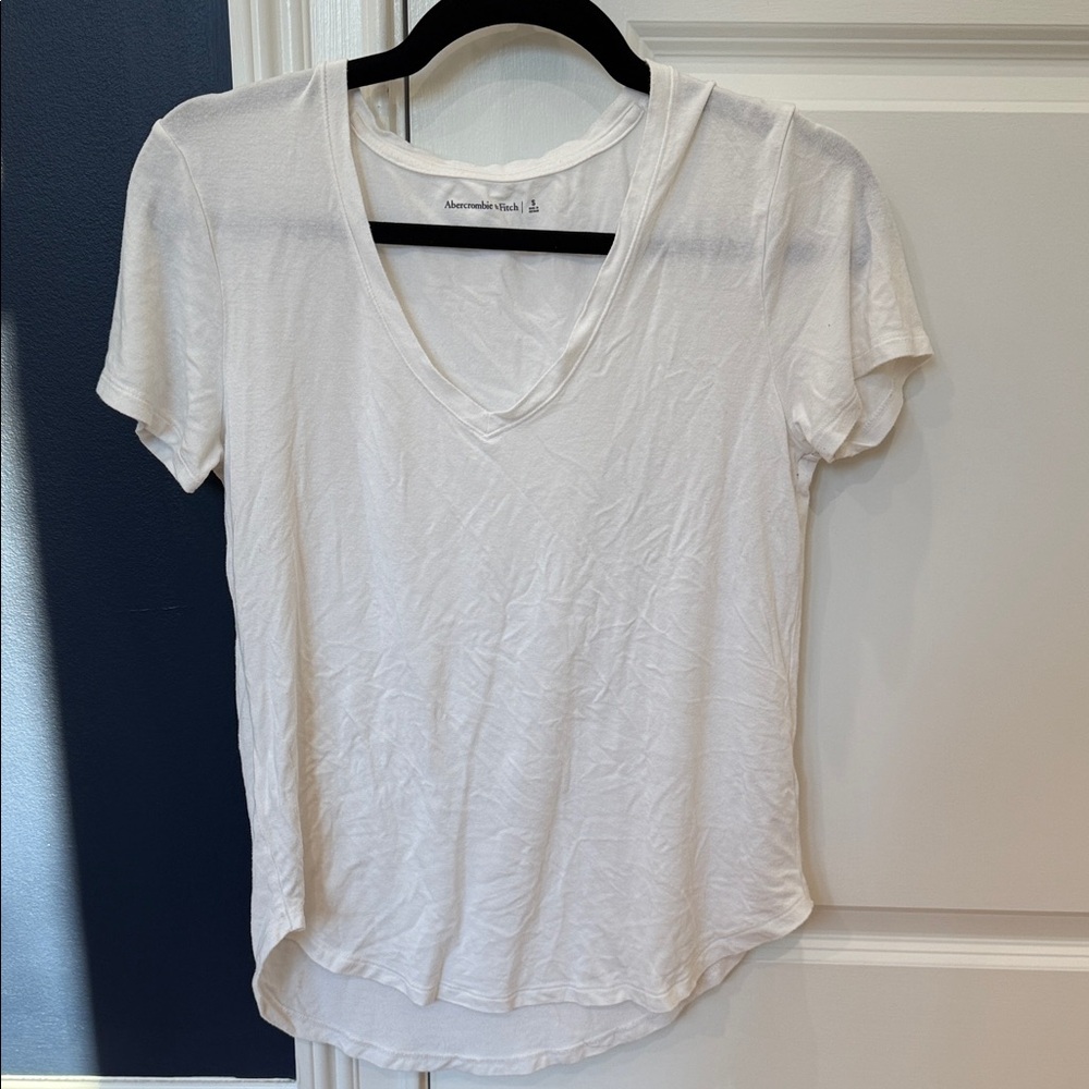 Abercrombie & Fitch Women's Cream V-Neck Tee